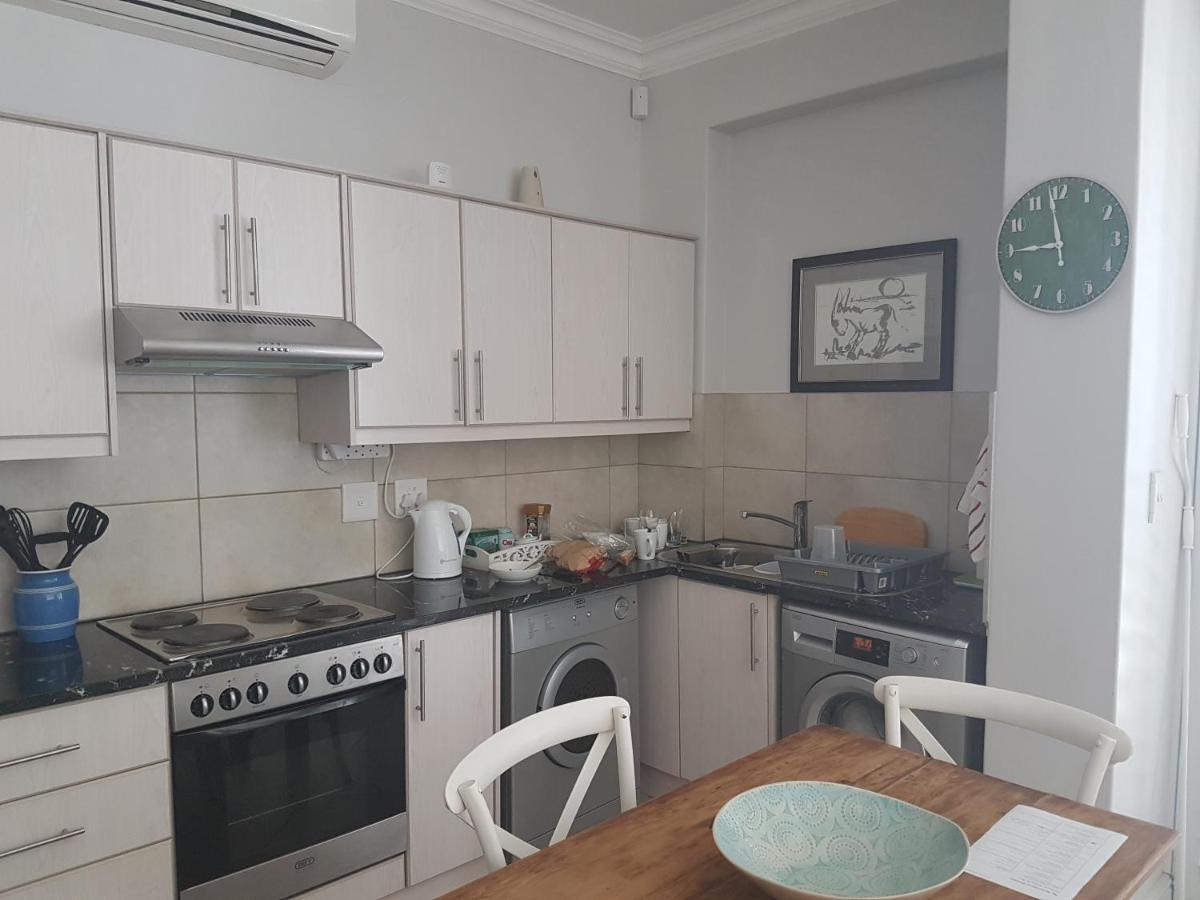 Modern, Centrally Located Dorp Street Apartment Stellenbosch Kültér fotó